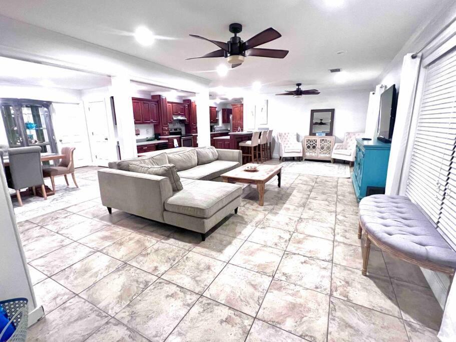 4/3 Home Centrally Located, Beach, Casino, Airport, Dining, Golfing, Shopping, Entertainment ガルフポート エクステリア 写真