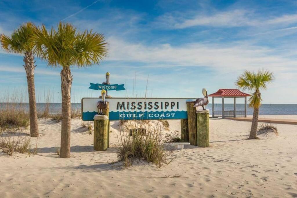 4/3 Home Centrally Located, Beach, Casino, Airport, Dining, Golfing, Shopping, Entertainment ガルフポート エクステリア 写真