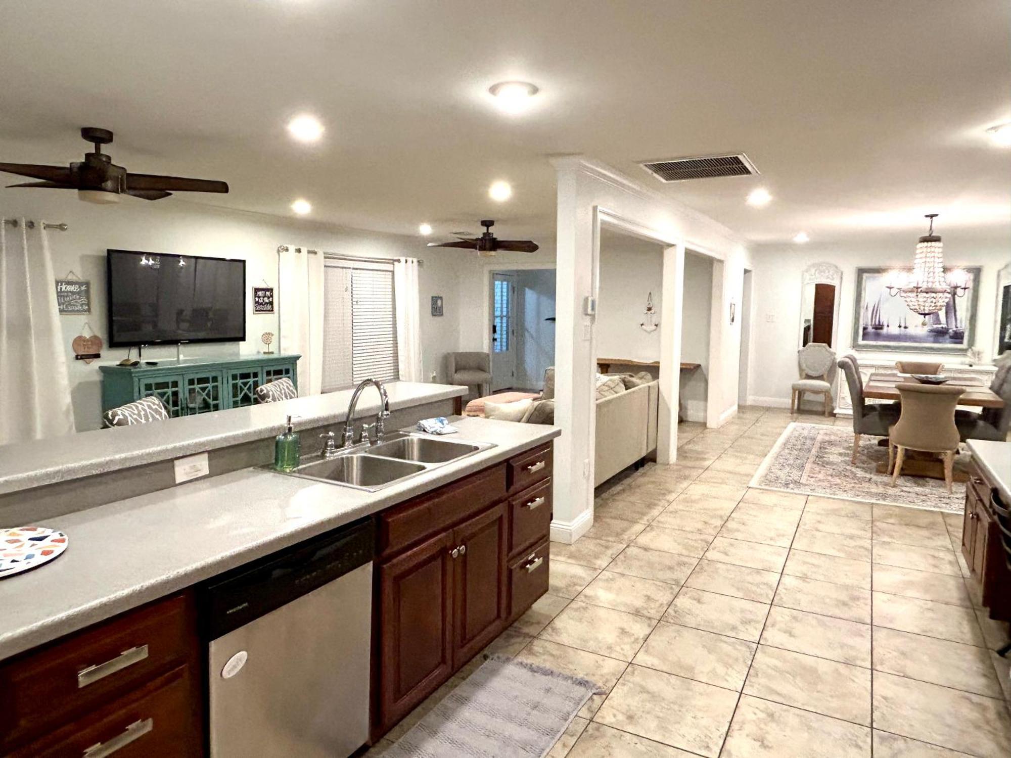 4/3 Home Centrally Located, Beach, Casino, Airport, Dining, Golfing, Shopping, Entertainment ガルフポート エクステリア 写真